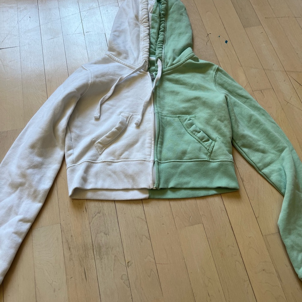 Two-Tone Cropped Hoodie